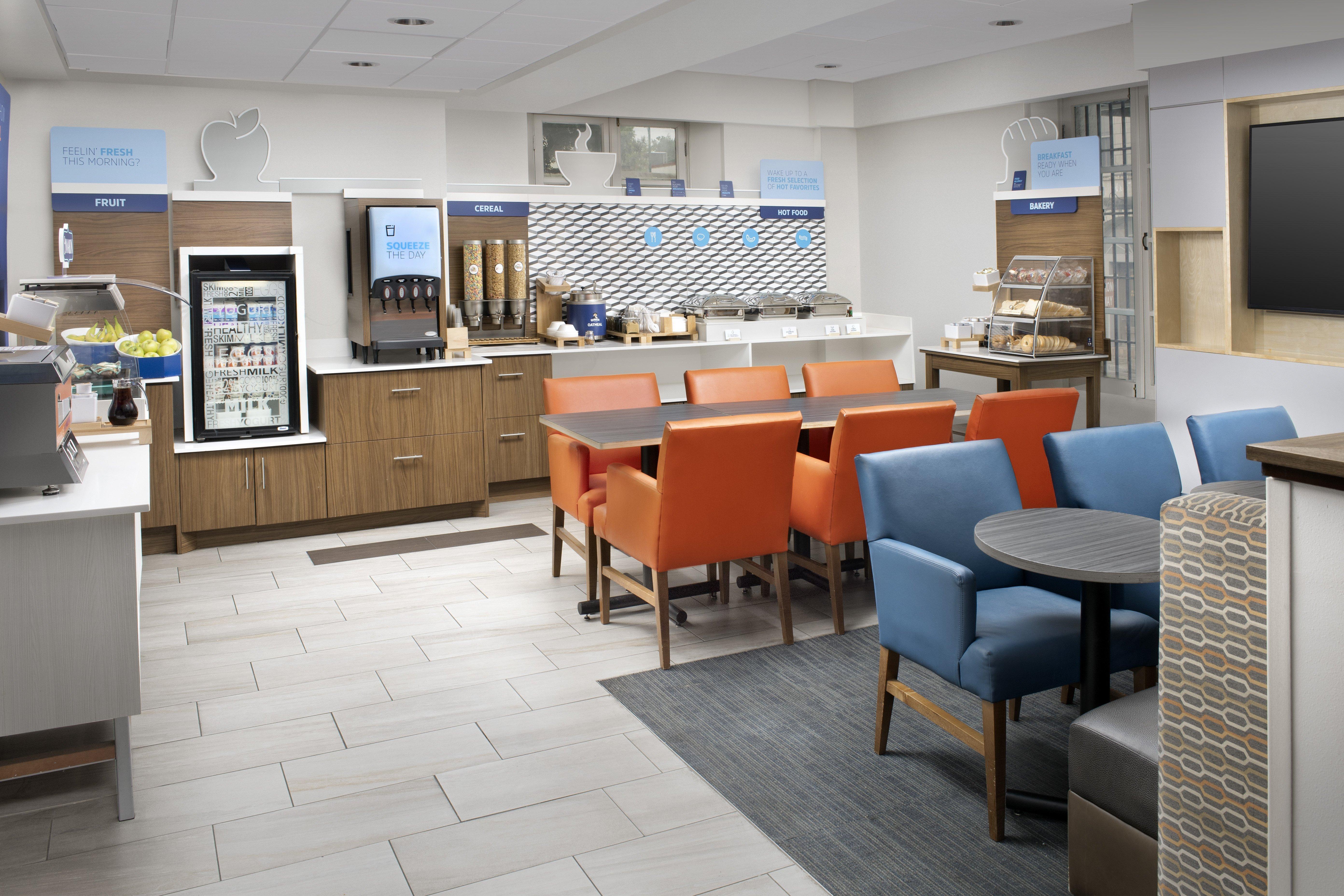 Holiday Inn Express San Antonio North Riverwalk Area By Ihg Exterior photo