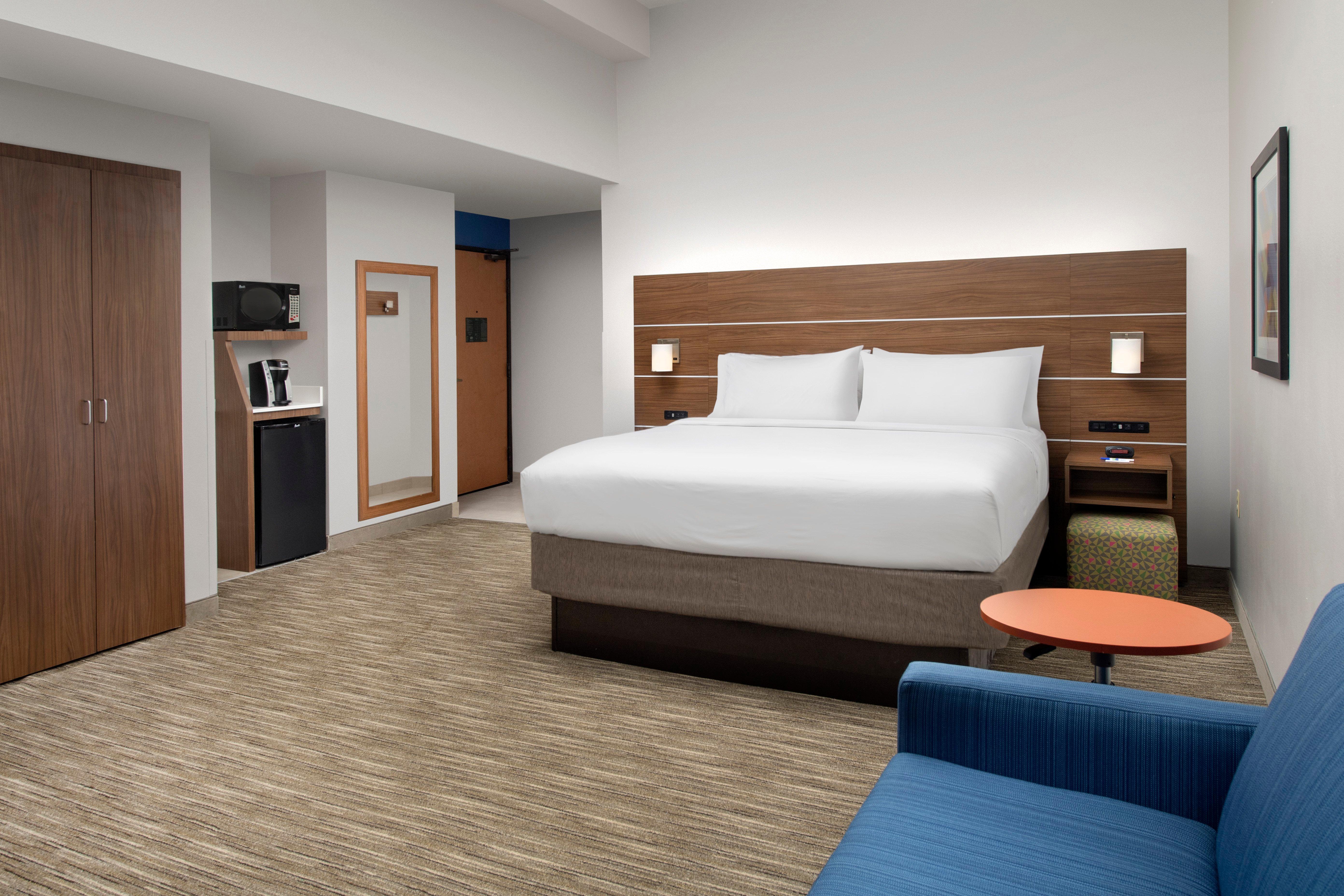 Holiday Inn Express San Antonio North Riverwalk Area By Ihg Exterior photo